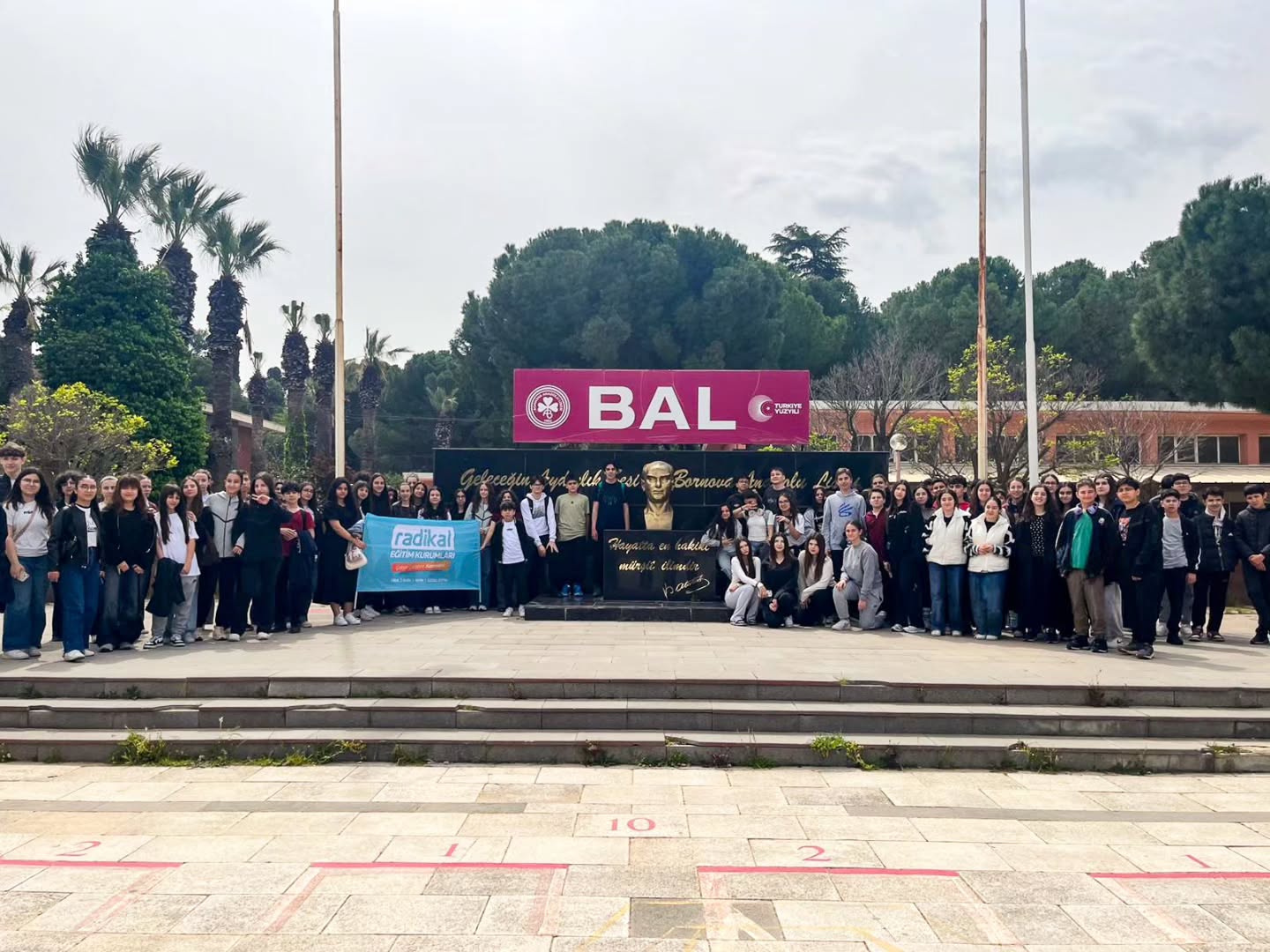 LGS sürecindeki öğrencilerimiz ile İzmir’in nitelikli liselerine düzenlediğimiz geziler.